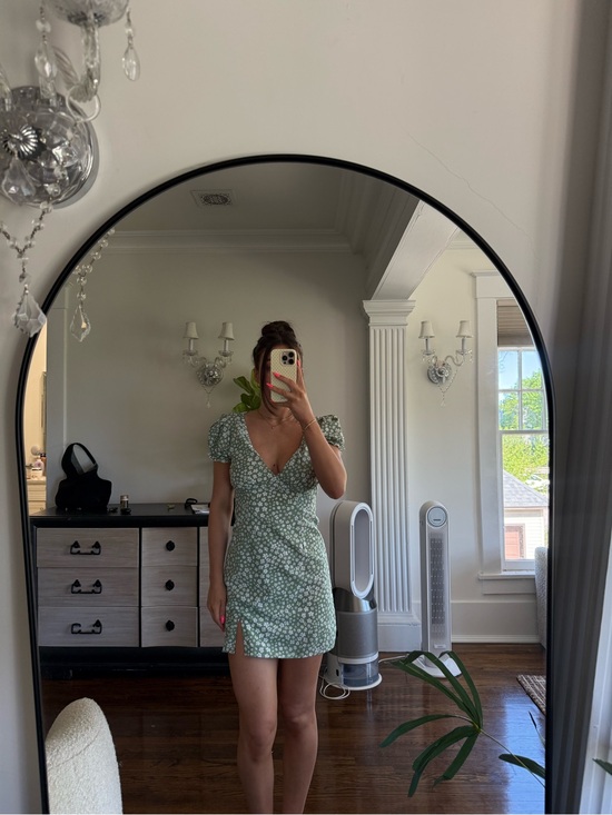 Princess Polly Dresses & Skirts - Princess Polly Green Floral Mini Dress with Puff Sleeves